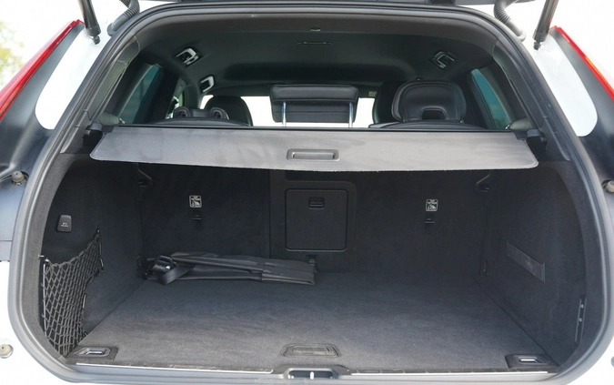 Volvo XC 60 cena 134699 przebieg: 138791, rok produkcji 2019 z Otmuchów małe 596